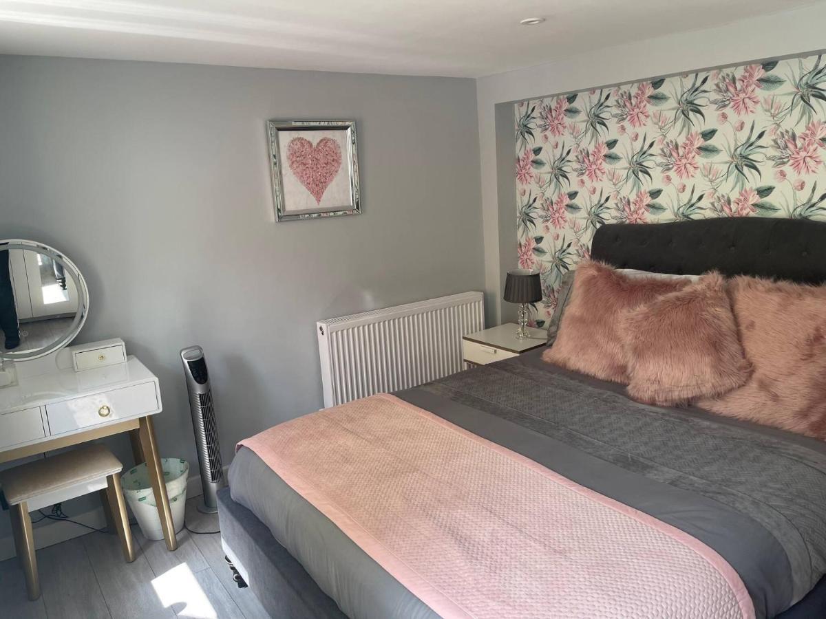Ferienwohnung Entire 2 Bed Flat With Garden, Located Near Beach Hove Exterior foto